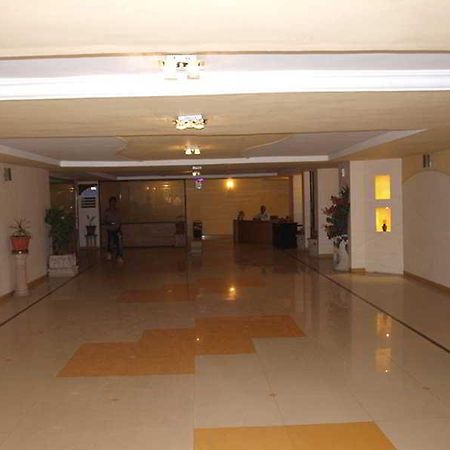אחמדאבאד Hotel Maan Residency מראה חיצוני תמונה